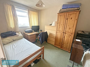 Bedroom- click for photo gallery